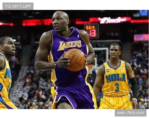 奥多姆高效无球跑位助湖人内线得分结构优化