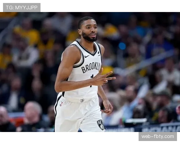 米卡尔·布里奇斯无球跑动拉开空间，3D价值在季后赛体系中持续提升