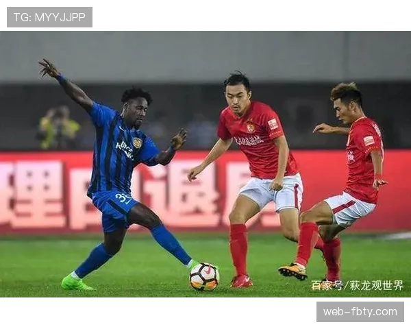 卡纳瓦罗强化高位逼抢压制对手防线 本赛季防守角色显著提升